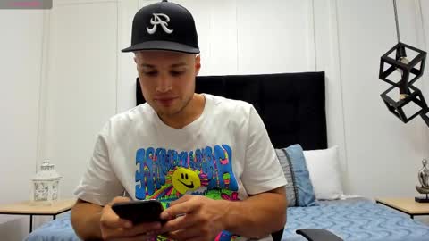 Adrein Roche online show from 01-28-25, 11:39