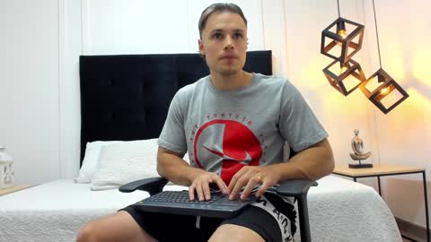 Adrein Roche online show from 02-06-25, 11:15