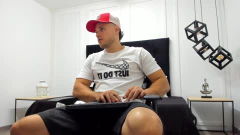 Adrein Roche online show from 02-23-25, 11:04