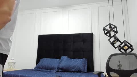 Adrein Roche online show from 03-06-25, 03:02