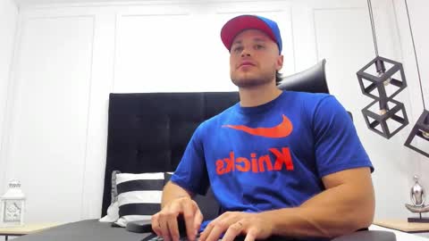 Adrein Roche online show from 09-15-25, 09:37