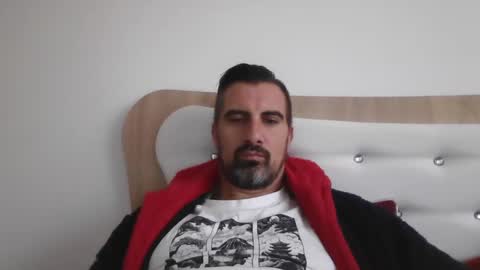 Snapshot of adyyyyyyyyyy35 chatting on 10-16-25, 08:37 Adrian online show from 10-16-25, 08:37