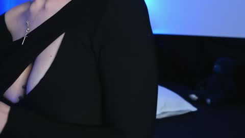 Aelia online show from 04-06-26, 05:25