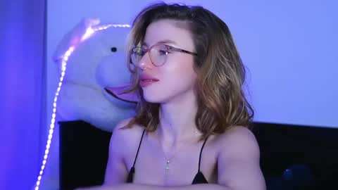 Aelia online show from 04-20-26, 05:26