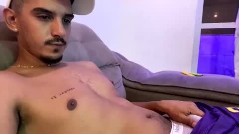 Snapshot of aelucius chatting on 01-28-25, 04:18 Luci online show from 01-28-25, 04:18