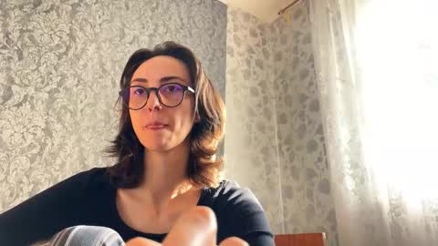 Snapshot of aevra chatting on 09-27-25, 01:49 vegans taste better online show from 09-27-25, 01:49