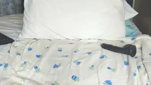 Snapshot of african_barbie25 chatting on 01-18-25, 06:32 african_barbie25 online show from 01-18-25, 06:32