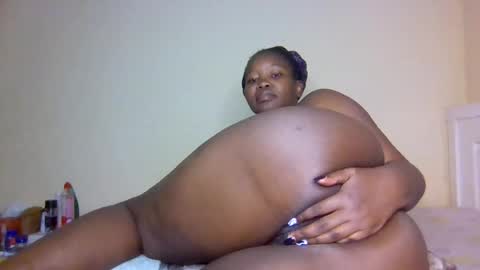 Snapshot of africana_08 chatting on 06-17-26, 06:05 africana_08 online show from 06-17-26, 06:05