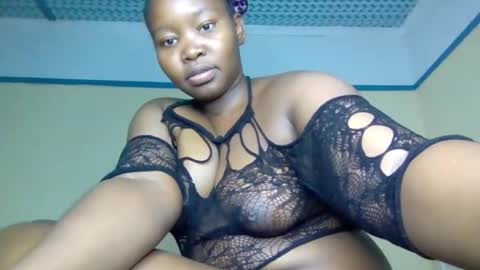 Snapshot of africana_08 chatting on 07-11-26, 12:19 africana_08 online show from 07-11-26, 12:19