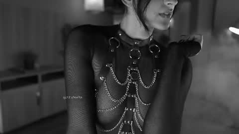 Snapshot of afrodita__25 chatting on 07-22-26, 12:02 Emma online show from 07-22-26, 12:02