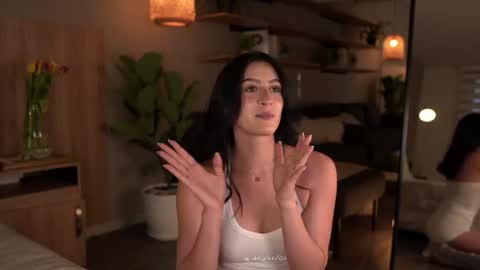 Snapshot of afrodita__25 chatting on 08-01-26, 11:03 Emma online show from 08-01-26, 11:03