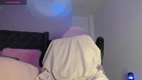 Snapshot of afrodita_rouxe chatting on 10-11-25, 02:00 Afrodita online show from 10-11-25, 02:00