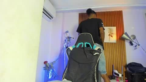 Snapshot of afrowayuu chatting on 06-12-26, 05:56 afrowayuu online show from 06-12-26, 05:56