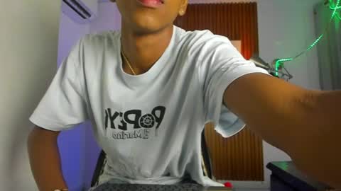 Snapshot of afrowayuu chatting on 06-23-26, 10:57 afrowayuu online show from 06-23-26, 10:57