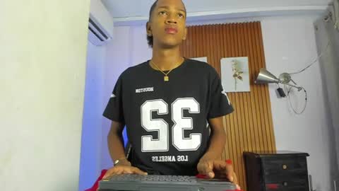 Snapshot of afrowayuu chatting on 06-24-26, 11:20 afrowayuu online show from 06-24-26, 11:20