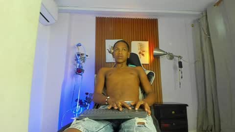 Snapshot of afrowayuu chatting on 06-29-26, 11:10 afrowayuu online show from 06-29-26, 11:10