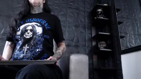 Snapshot of agata_darkness chatting on 10-25-25, 05:19 Miss Agata online show from 10-25-25, 05:19