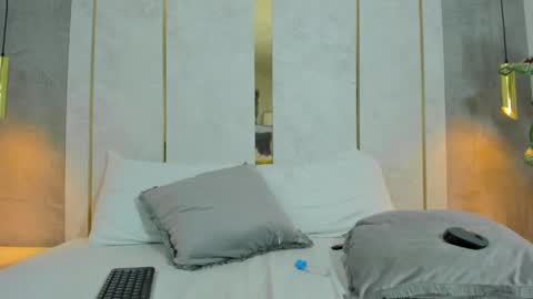 A G A T A online show from 05-10-26, 08:41