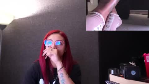 Agata Collinss online show from 12-18-25, 02:17