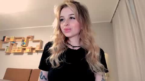 Snapshot of agatahowak chatting on 07-04-26, 04:46 Arina online show from 07-04-26, 04:46