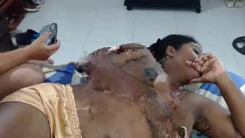 Snapshot of agatasexyxx chatting on 09-24-25, 04:27 independent model online show from 09-24-25, 04:27