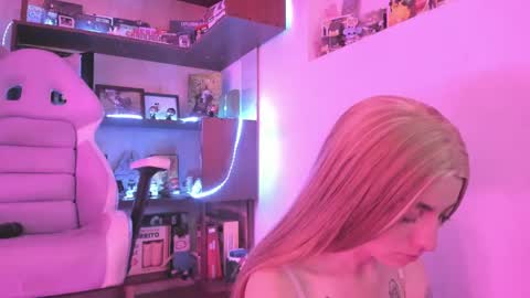 Snapshot of agathaa_ks_ chatting on 01-17-25, 08:11 Camila 2 online show from 01-17-25, 08:11