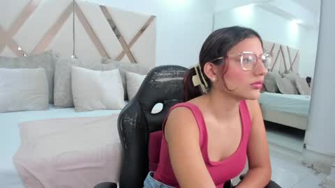 Agatha online show from 04-28-26, 02:11