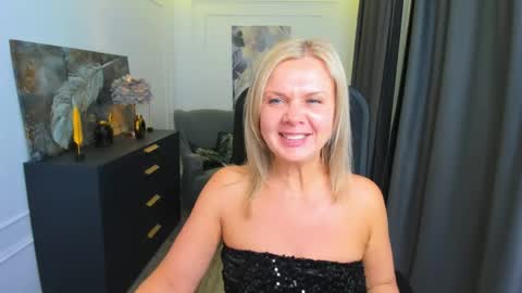 Snapshot of agathaklouin chatting on 05-05-26, 07:11 Agatha online show from 05-05-26, 07:11