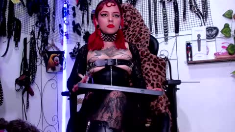 Snapshot of agathamoonn chatting on 01-15-25, 12:09 Agatha Fox online show from 01-15-25, 12:09