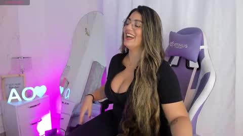 Agatha Owens online show from 10-02-25, 01:45