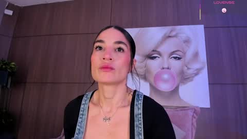    online show from 04-12-26, 11:21