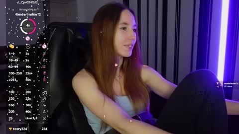 Agelina Lilly Laura online show from 02-20-25, 01:03