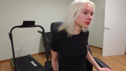 Agelina Lilly Laura online show from 11-24-25, 05:45