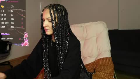 Snapshot of agelina_summer chatting on 05-09-26, 09:42 Agelina Lilly Laura online show from 05-09-26, 09:42