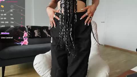 Snapshot of agelina_summer chatting on 05-14-26, 10:33 Agelina Lilly Laura online show from 05-14-26, 10:33