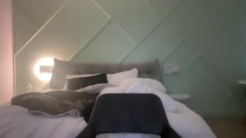 Annie online show from 01-12-25, 03:25