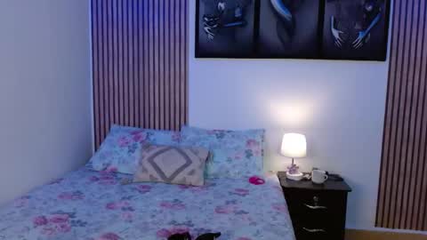 aghata walkerl online show from 03-19-26, 09:46