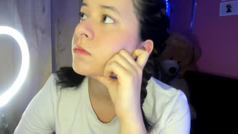 Snapshot of agnes_21 chatting on 11-28-25, 01:36 ines online show from 11-28-25, 01:36