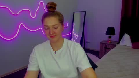 Snapshot of agnesarden chatting on 03-11-25, 09:15 AgnesArden online show from 03-11-25, 09:15