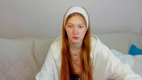 Snapshot of agnesarden chatting on 11-17-25, 01:06 AgnesArden online show from 11-17-25, 01:06