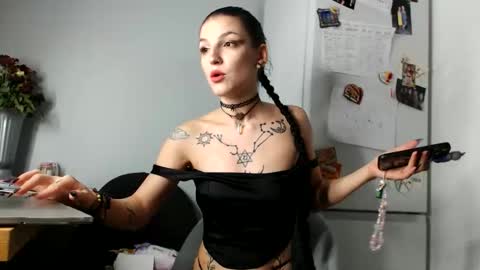Moon online show from 10-13-25, 12:54