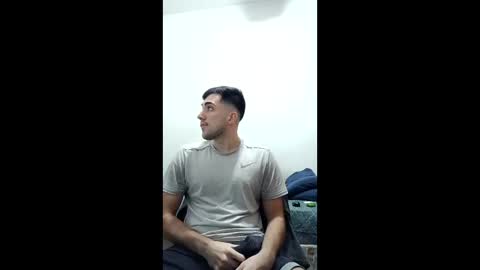 Snapshot of agustinnrod chatting on 06-05-26, 04:02 agustinnrod online show from 06-05-26, 04:02
