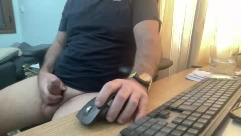 Snapshot of aguy2023 chatting on 01-15-26, 09:14 aguy2023 online show from 01-15-26, 09:14