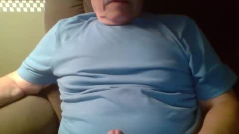 Snapshot of aguynrkfrd chatting on 11-17-25, 03:23 aguynrkfrd online show from 11-17-25, 03:23