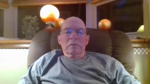 aguynrkfrd online show from 05-24-26, 09:36