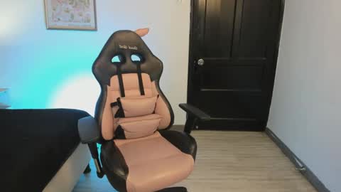 Ahmara  online show from 09-19-25, 11:33