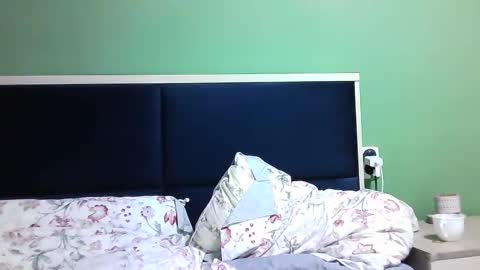 Selena online show from 12-20-24, 01:54