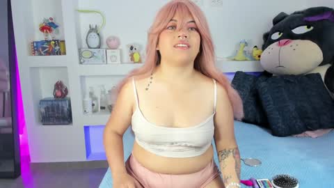 Snapshot of ahri_elderwood chatting on 01-09-25, 04:08 Ahri help me get to 100 online show from 01-09-25, 04:08