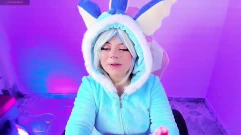 Snapshot of ahri_elderwood chatting on 09-22-25, 05:09 Ahri help me get to 100 online show from 09-22-25, 05:09