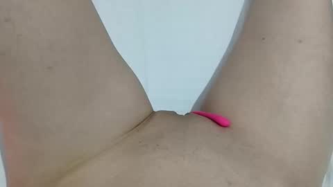 Snapshot of ahsexi chatting on 02-04-26, 04:18 Taylor online show from 02-04-26, 04:18